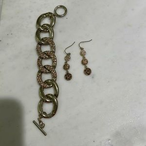 Woman’s jewelry set